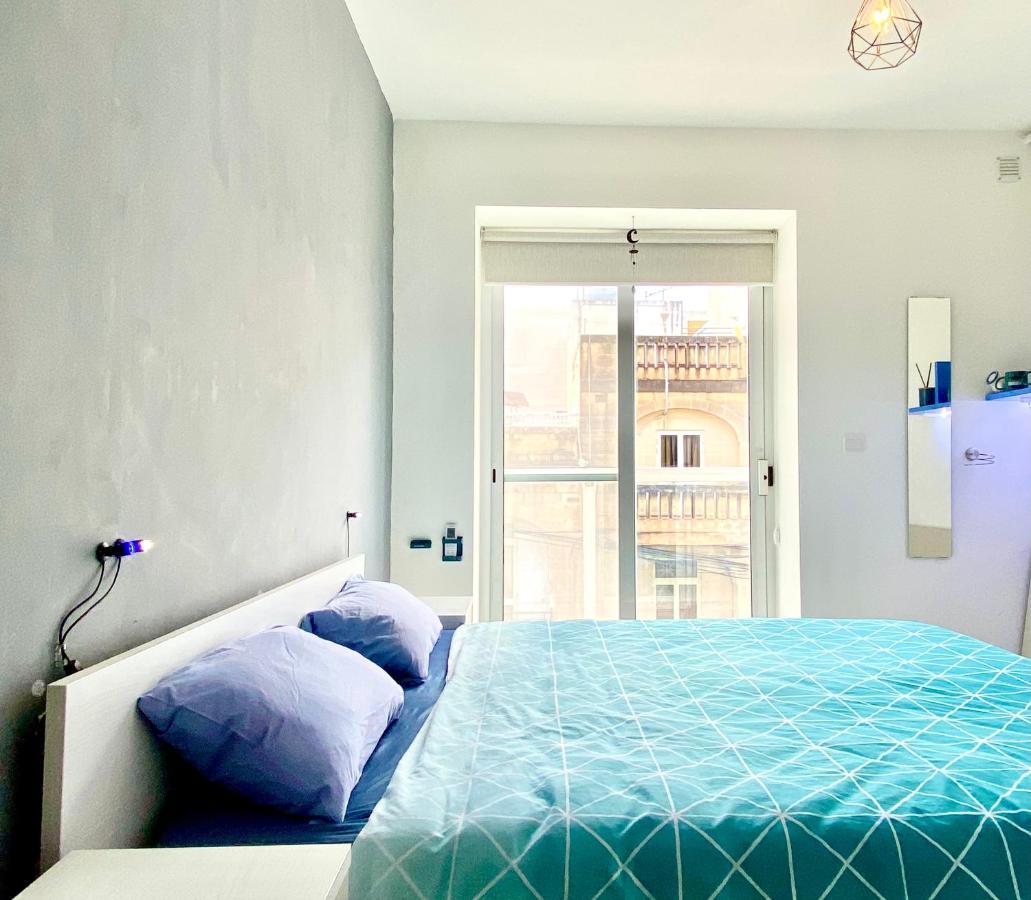 Central- Private En-Suite With Balcony In Shared Residence Pietà 외부 사진