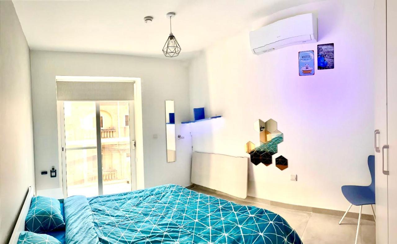 Central- Private En-Suite With Balcony In Shared Residence Pietà 외부 사진